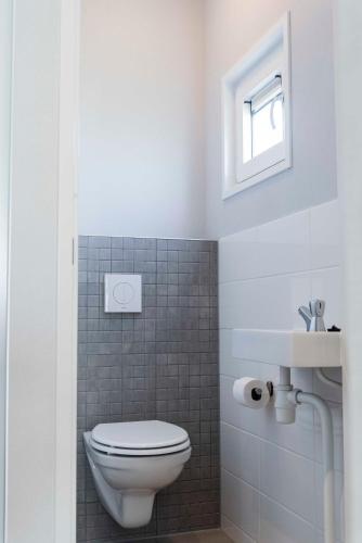 New Bay - image 9