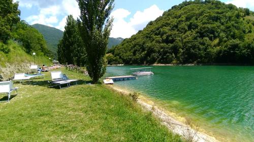 Apkārtne, La Minicasa al Lago del Turano in Castel Di Tora