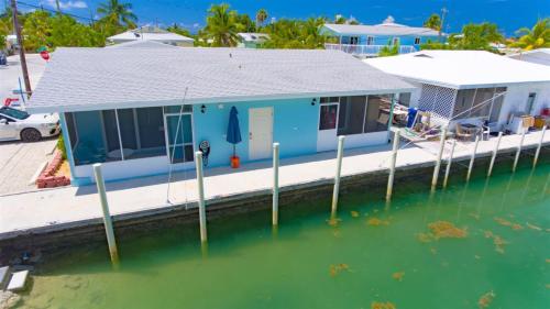 Salt Life 2 - 1bed/1bath updated duplex with dockage - image 2