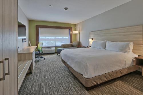 Holiday Inn Express & Suites - Roswell, an IHG Hotel