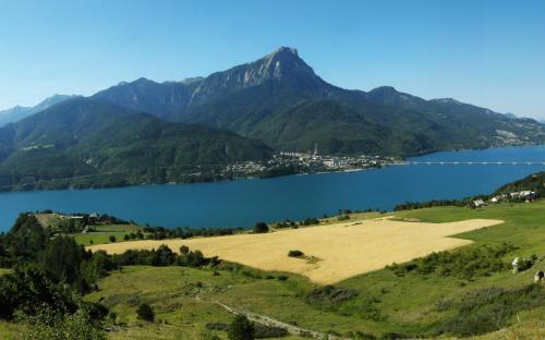 สภาพแวดล้อมโดยรอบ, les Jéhans (les Jehans) in ชาโตว์รูซ์-แอลพ์