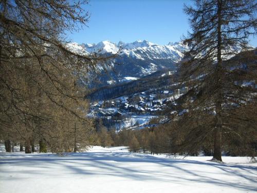 Appart 4 p pied des pistes Risoul 1850