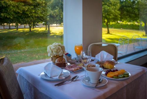 Terrace Serra Hotel - image 13