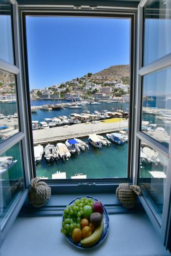 On The Port Mansion Studio 2 Hydra gîte à louer Liménas Ýdras