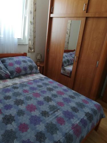  Apartments Mirjana, Ferienwohnung in Vir