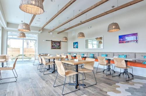 Restaurant, Guy Harvey Resort on St. Augustine Beach in St. Augustine (FL)