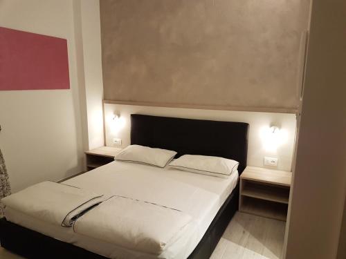 Hotel Vienna - image 13