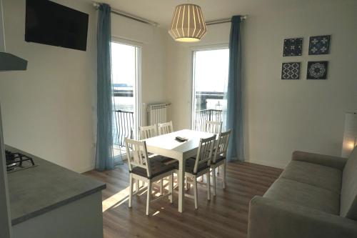 Apartment with Sea View image 10