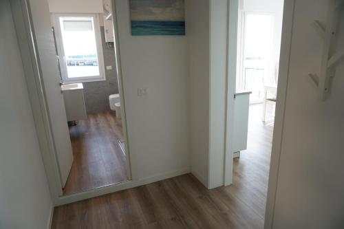 Apartment with Sea View image 3