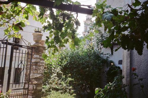  Studio on the Square, Unterkunft in Argalasti