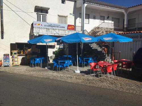  Cafe restaurante alojamento cantinho da laura, Penha Garcia bei Meimão