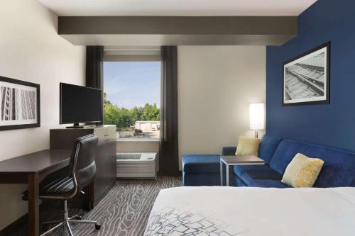 La Quinta by Wyndham Rock Hill - image 4