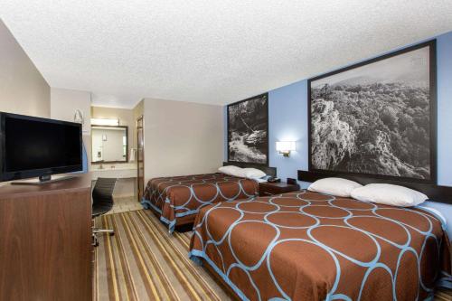 Super 8 by Wyndham Malvern - image 2