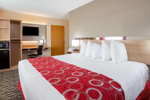 Microtel Inn & Suites by Wyndham Charleston - image 7