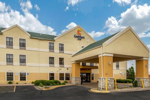 Comfort Inn Walcott near Davenport