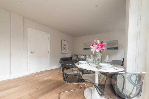 Hampden Apartments - The Diana - image 8