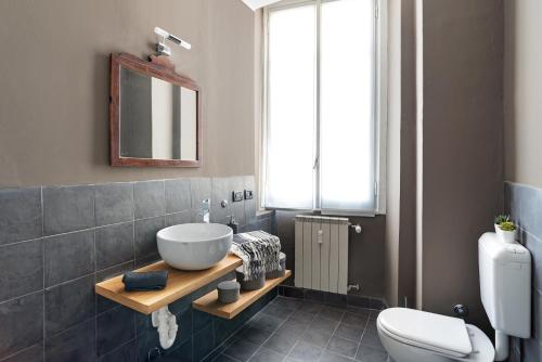 Vittoria Corner - byMyHomeInComo - image 3