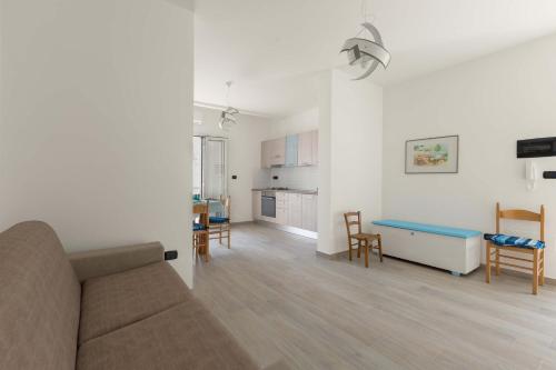 Dodger House - image 4