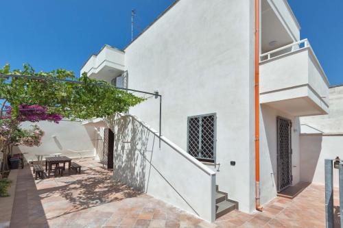 Dodger House - image 6