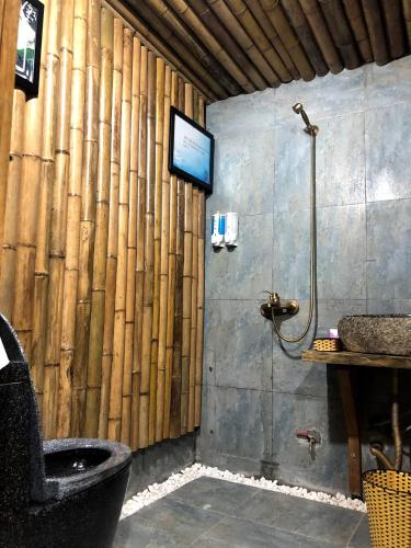 Bathroom, Meo Vac Clay House in Meo Vac