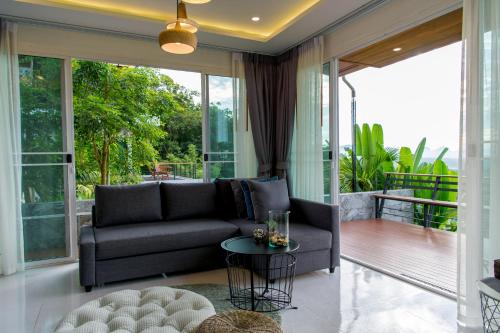 Ao Luek Panoramic Pool Villa Ao Luek Panoramic Pool Villa is conveniently located in the popular Ao Luek area. The property offers guests a range of services and amenities designed to provide comfort and convenience. Service-mind