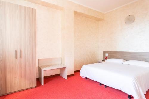 1 double bed, 1 sofa bed
