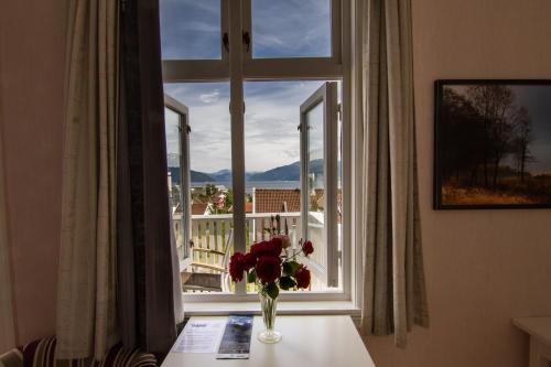 Vistas, Kringsja Hotel in Balestrand