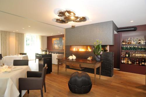  Château Attisholz, Unterkunft in Riedholz