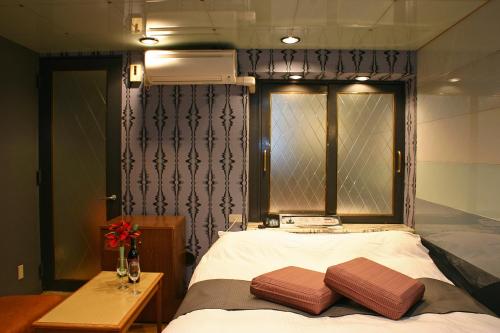 Hotel Chapel Story Sakaihigashi (Adult Only)