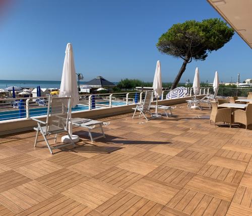  Sea view apartment with swimming pool in Lido di Jesolo