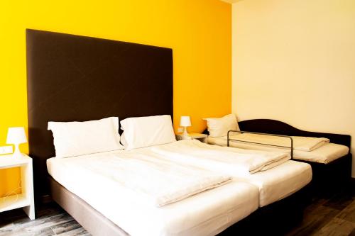 Ariston Appartment - image 11