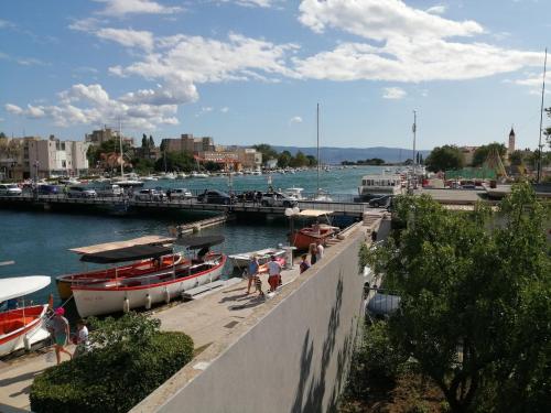  Cetina A4+2 in Omiš