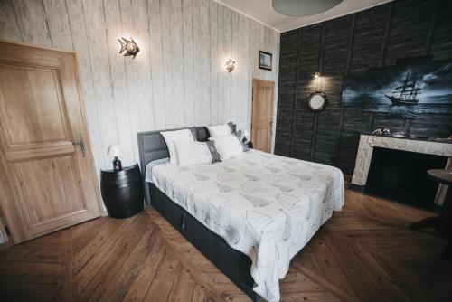 Manoir Le Refuge Room Type - Double Room with Garden View Manoir Le Refuge Room Type - Double Room with Garden View