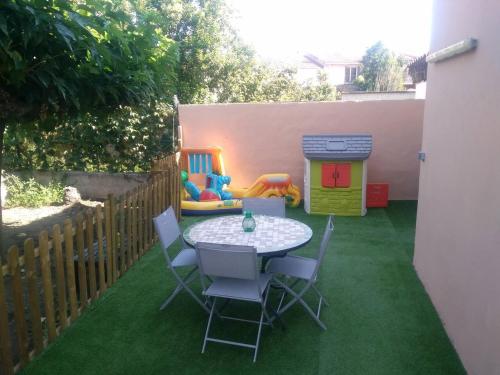 Appartement 62 m² + terrasse et jardin aromatique