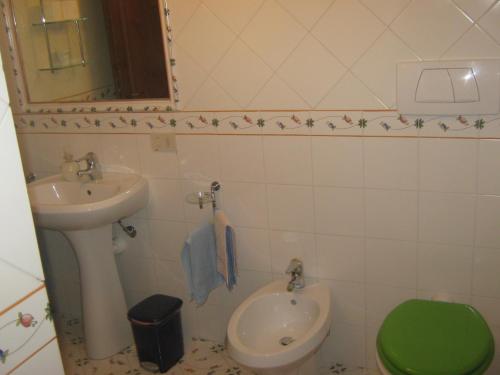 3 bedrooms, 4 beds