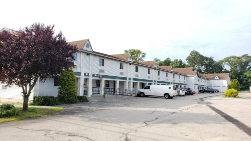 Boston Motel - image 5
