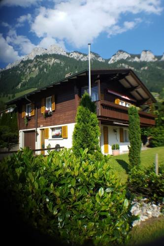 Зовнішній вигляд готелю, Free Spirit Chalet in Флулі