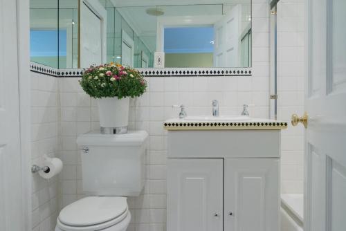 TOWNHOUSE 222, New York (photo 9)