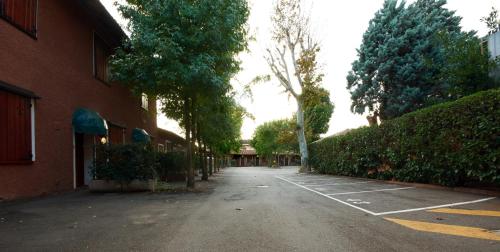 Motel Hotel Charlie - image 3