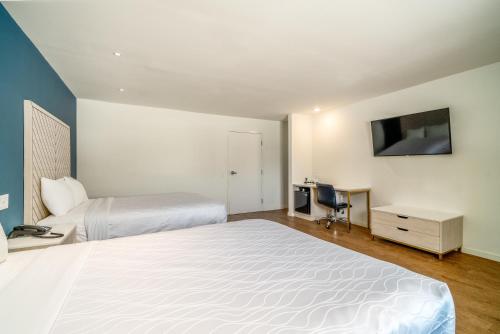 Trend Hotel at LAX Airport - image 2
