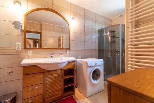 Bathroom, Villa Topaz in Balatongyorok