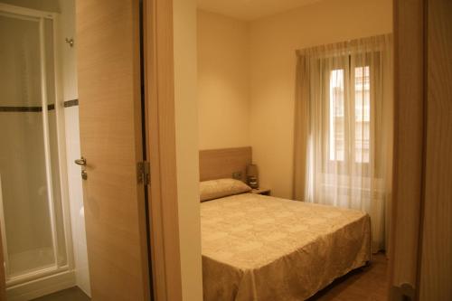Hostal Excellence - image 2