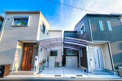 Olina's House, Osaka