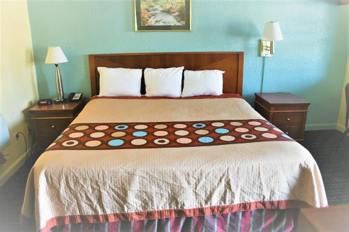 Boston Motel - image 9
