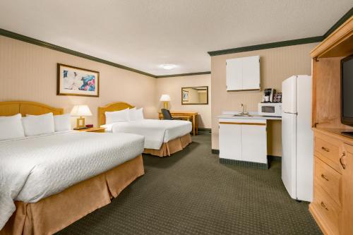 Travelodge by Wyndham Dawson Creek