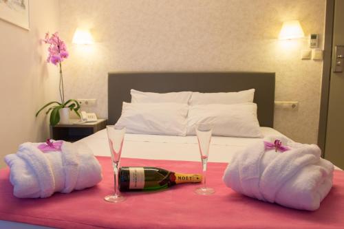 Astron Hotel - image 10