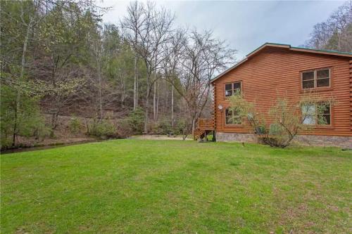 The Lodge at Caney Creek - Fire pit by the creek - Theater - Game Room - Hot Tub - image 6
