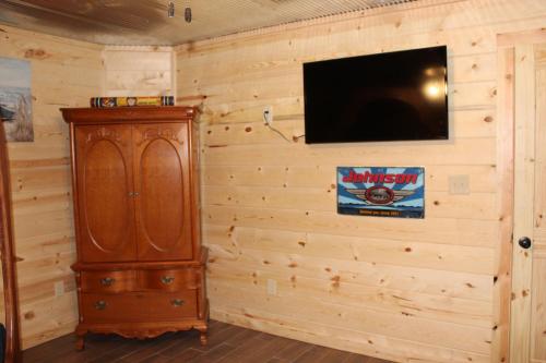 Samantha's Timber Inn 5