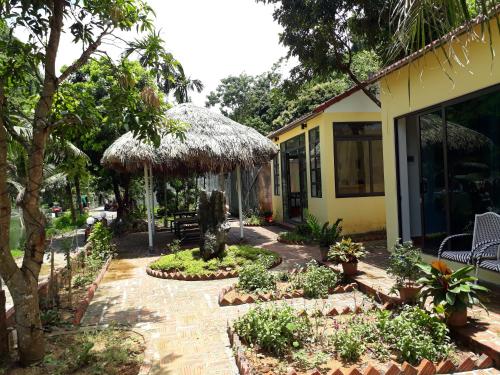 CornerCatBa, Cat Ba (foto 6)