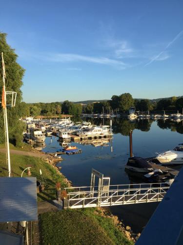 Schmuckkästle am Hafen